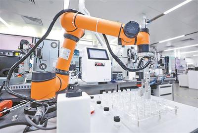 從實(shí)驗(yàn)室走向生產(chǎn)線 | 機(jī)器人出戰(zhàn)，專攻新材料研發(fā)