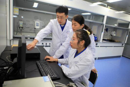 銳意創(chuàng)新，引領(lǐng)前沿 山東華夏神舟新材料聚偏氟乙烯研發(fā)團(tuán)隊(duì)的進(jìn)階之路